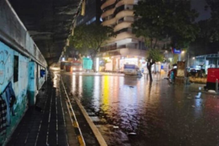 200 mm rain fell in Mumbai in just 5 hours, 4 people died
