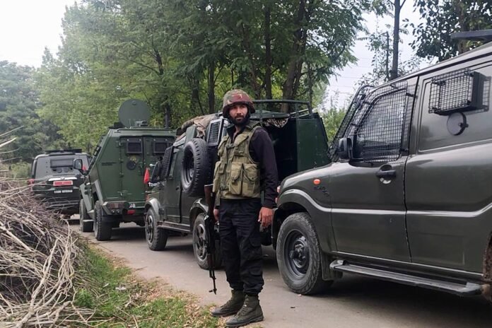 Another encounter in Kashmir, officer injured
