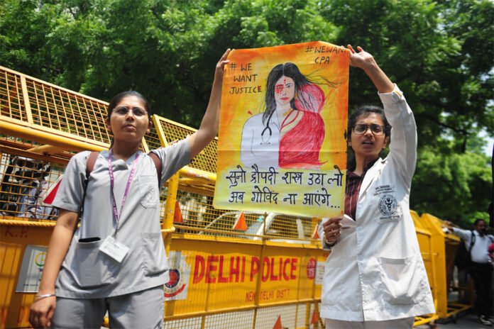 Doctors' condition in front of Mamta
