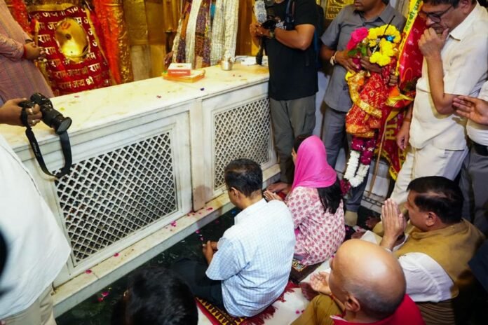 Kejriwal reached Hanuman temple
