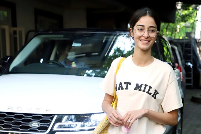 Ananya Pandey looked happy while roaming in the forest
