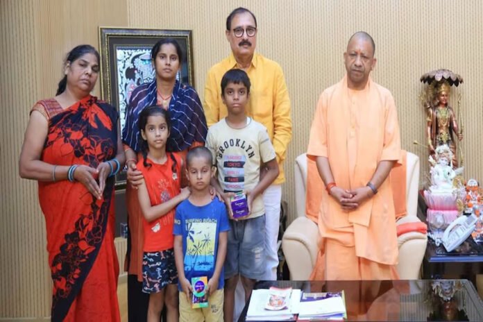 CM Yogi met Mohit Pandey's family
