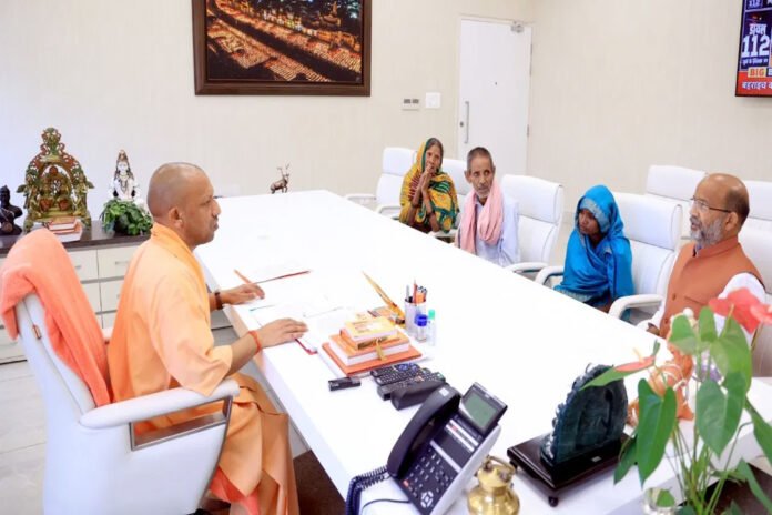 CM Yogi met the family members of Ram Gopal Mishra who was killed in Bahraich violence.
