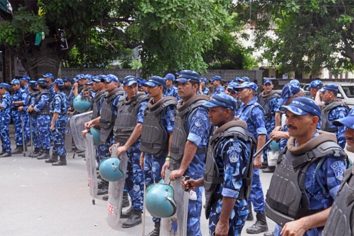 Riot broke out in Bahraich, shops burnt
