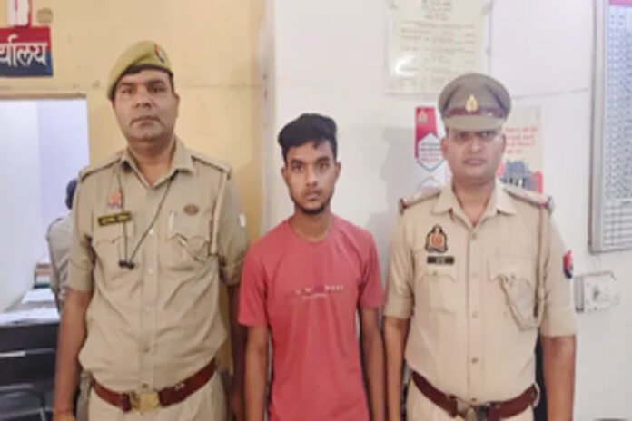Zeeshan Siddiqui received threat, Mumbai Police arrested the accused from Noida

