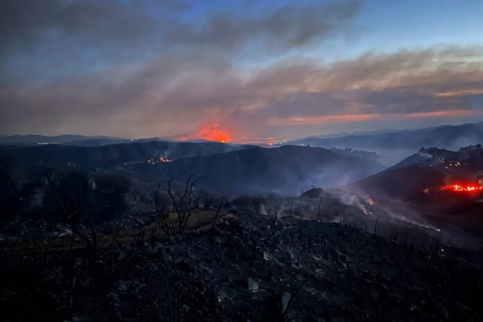 Federal firefighters who fought against California contenders gave the Pentagon tour

