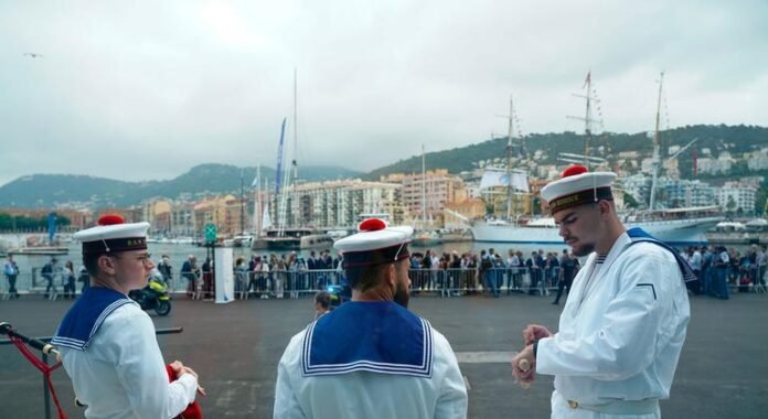 The UN Summit in France begins by calling 'looting' to the Ocean

