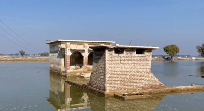 Monsoon floods in Pakistan, hundreds of people casualties

